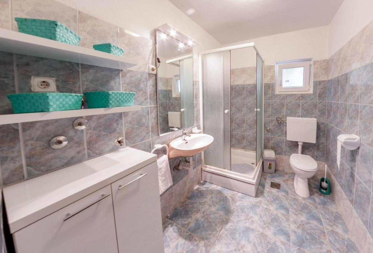 Pag Marina Rooms & Apartment Ngoại thất bức ảnh