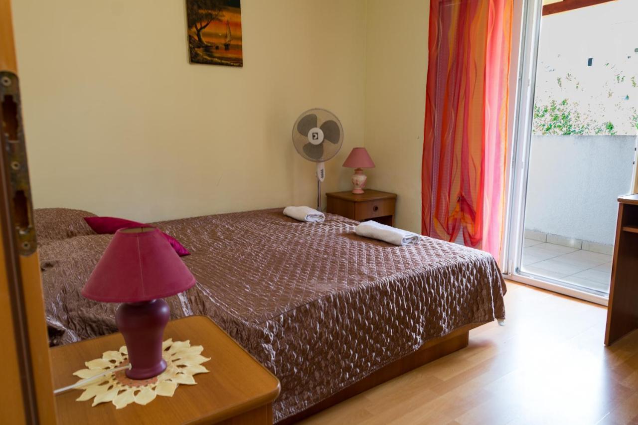 Pag Marina Rooms & Apartment Ngoại thất bức ảnh