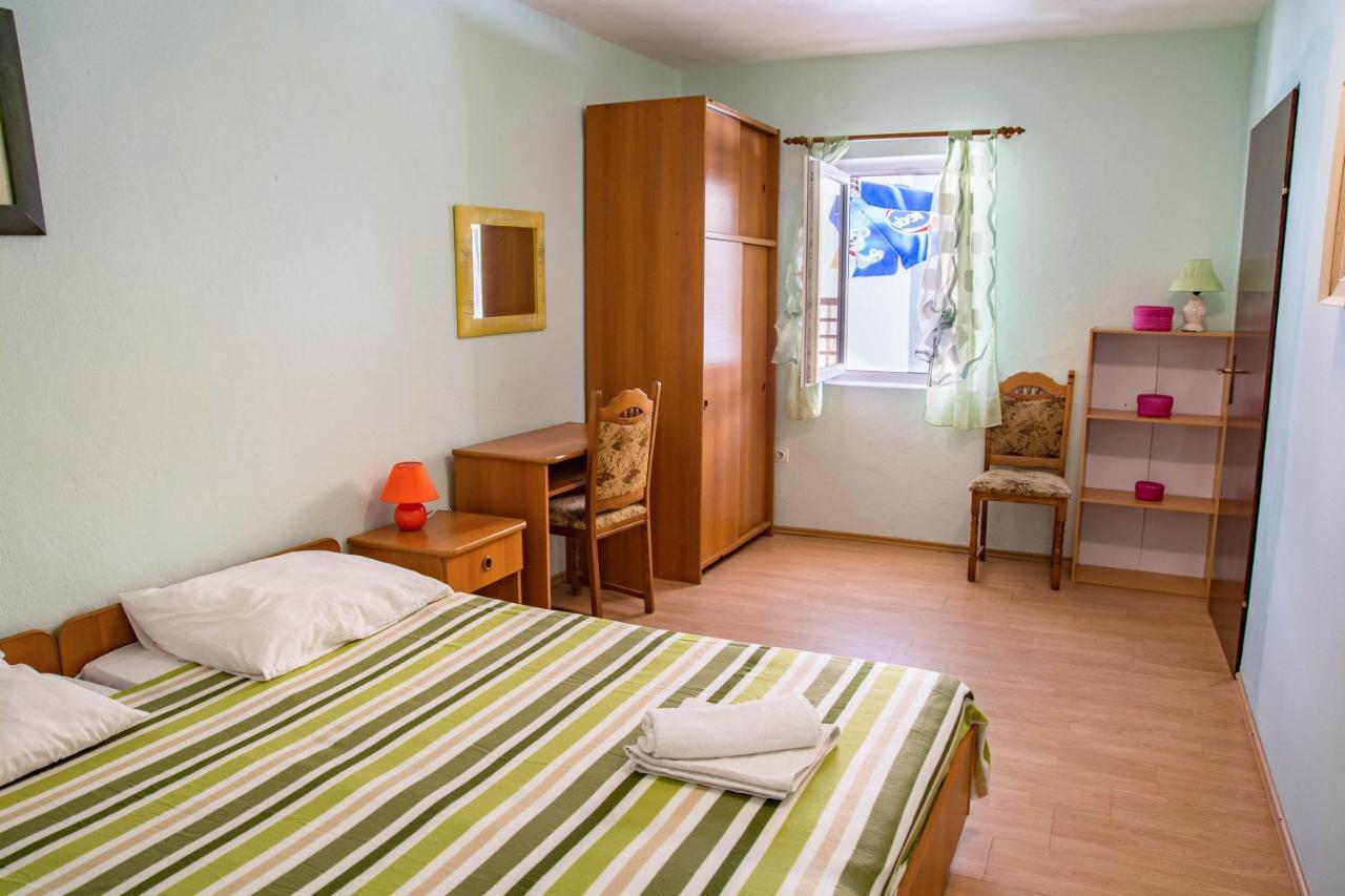 Pag Marina Rooms & Apartment Ngoại thất bức ảnh