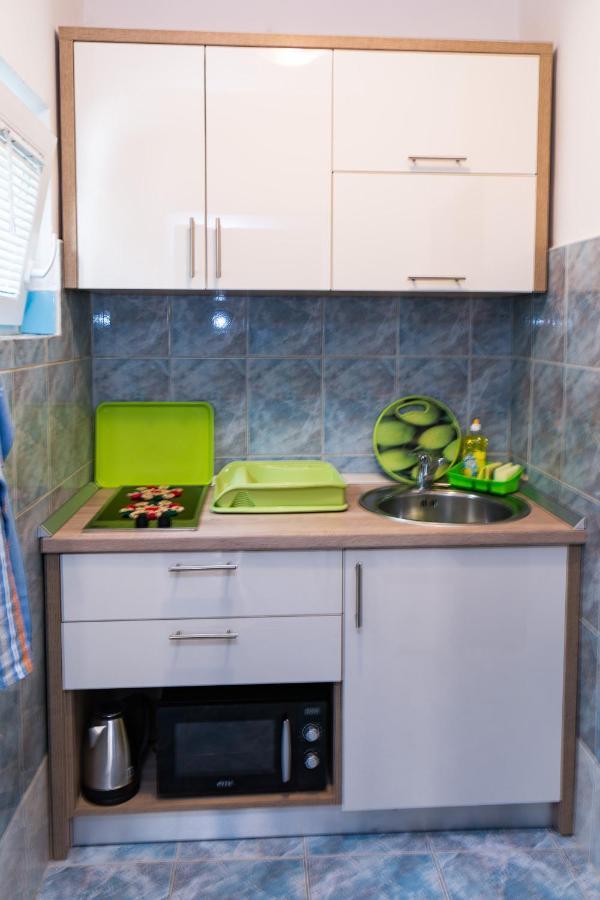 Pag Marina Rooms & Apartment Ngoại thất bức ảnh